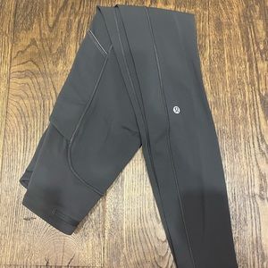 GREY LULULEMON 28" LEGGINGS